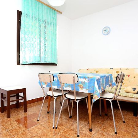 Apartments By The Sea Rogoznica - 10338 Room photo
