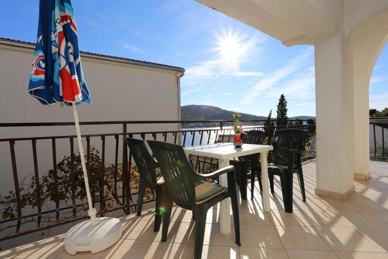 Apartments By The Sea Rogoznica - 10338 Exterior photo