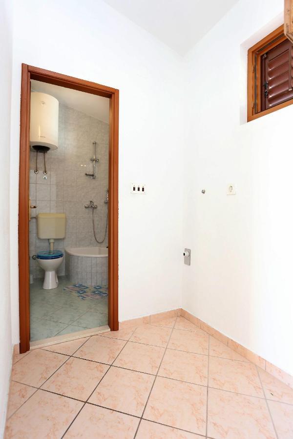 Apartments By The Sea Rogoznica - 10338 Exterior photo