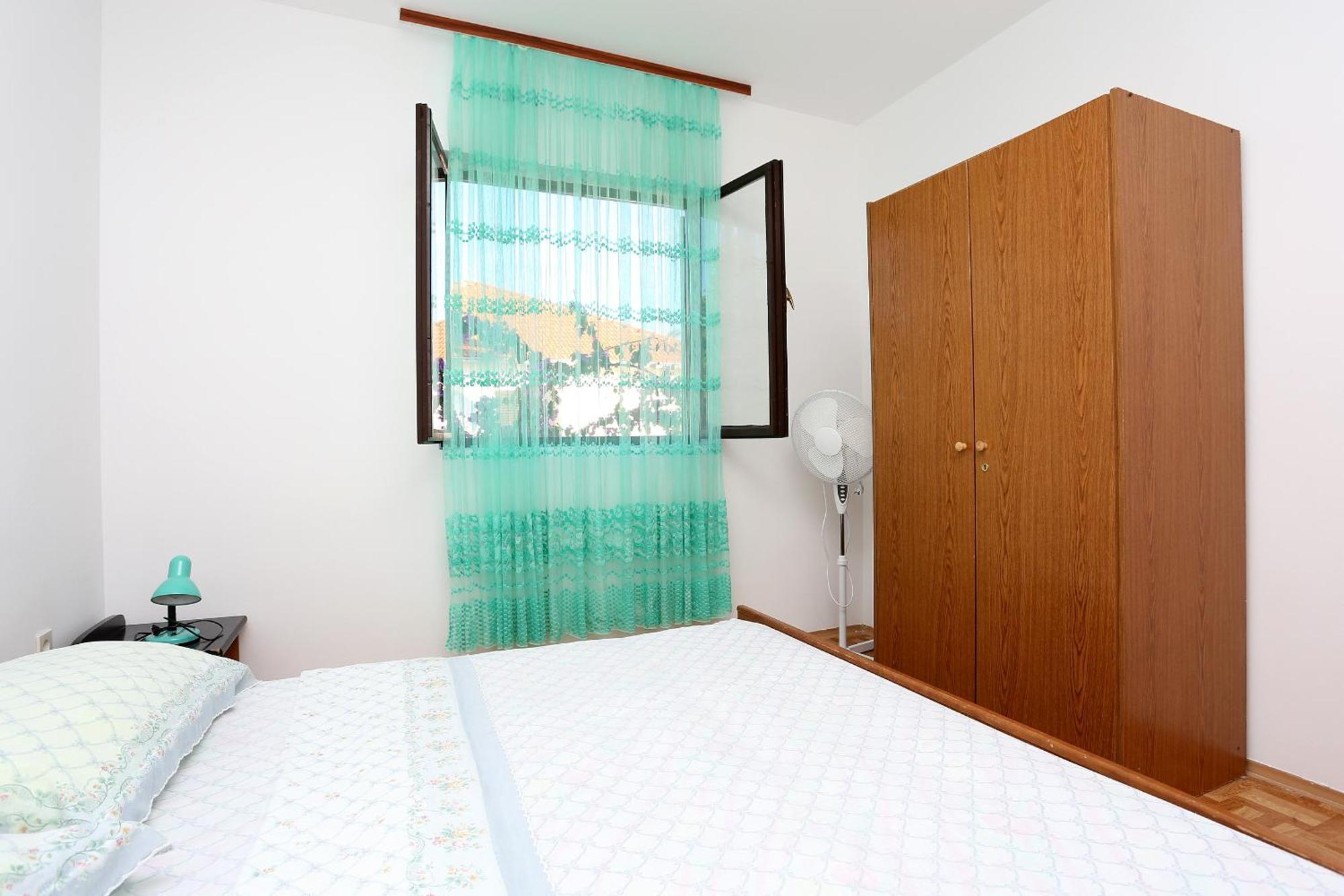 Apartments By The Sea Rogoznica - 10338 Room photo